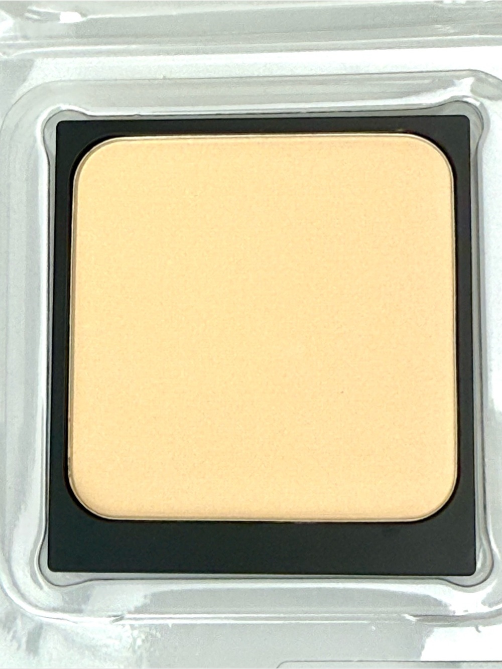 Laura Mercier • Translucent Pressed Setting Powder - Picture 5 of 8